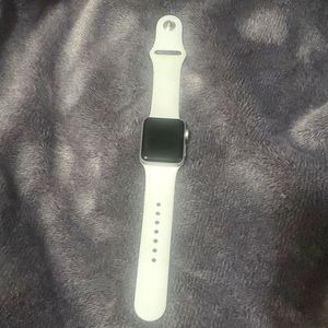 Apple watch series 3.